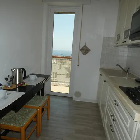 Incantevole Con Box Auto * Σαν Ρέμο